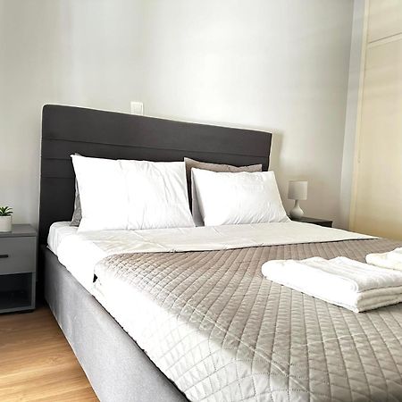 Mela'S Apartment เอเธนส์ ภายนอก รูปภาพ